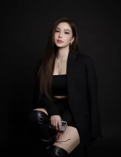 Kelsey photo 12, asian, athletic, brunette, 167 cm, 57 kg, Medium bust, Hong Kong