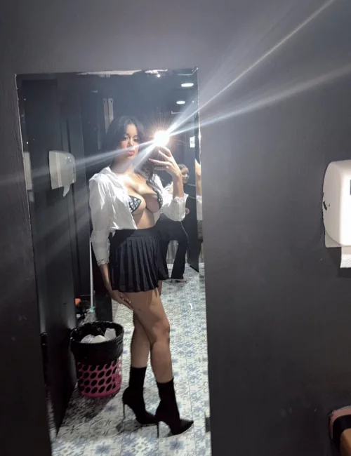 Nour photo 3, asian, average, black hair, 174 cm, 64 kg, Medium bust, Hong Kong