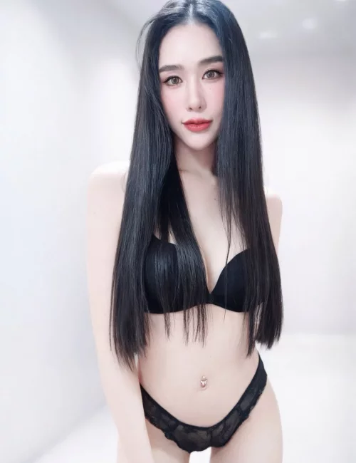 Wanpen photo 2, asian, athletic, black hair, 173 cm, 61 kg, Medium bust, Hong Kong
