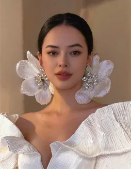 Feiyan photo 1, asian, athletic, black hair, 165 cm, 54 kg, Medium bust, Hong Kong