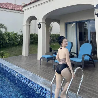 Feiyan photo 4, asian, athletic, black hair, 165 cm, 54 kg, Medium bust, Hong Kong