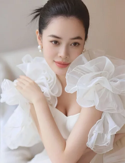 Feiyan photo 6, asian, athletic, black hair, 165 cm, 54 kg, Medium bust, Hong Kong