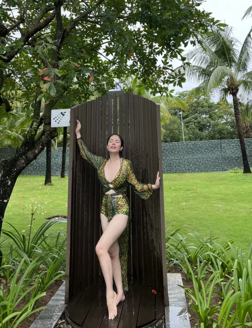 Feiyan photo 9, asian, athletic, black hair, 165 cm, 54 kg, Medium bust, Hong Kong