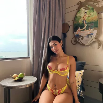 Aniqa photo 2, asian, busty, black hair, 163 cm, 53 kg, Large bust, Hong Kong