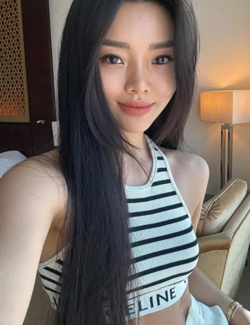 Francesca photo 4, asian, average, brunette, 164 cm, 58 kg, Small bust, Hong Kong