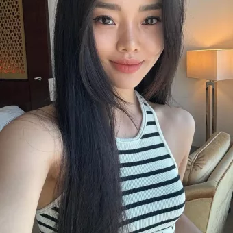 Francesca photo 4, asian, average, brunette, 164 cm, 58 kg, Small bust, Hong Kong