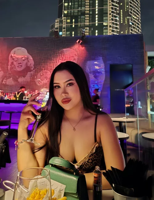 Tata photo 1, asian, busty, black hair, 160 cm, 51 kg, Large bust, Hong Kong