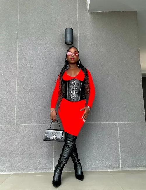 Siku photo 3, ebony / black, average, black hair, 163 cm, 52 kg, Medium bust, Hong Kong