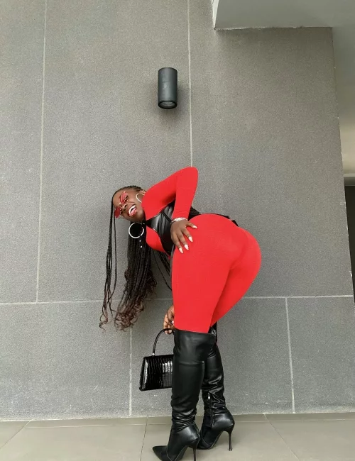 Siku photo 5, ebony / black, average, black hair, 163 cm, 52 kg, Medium bust, Hong Kong