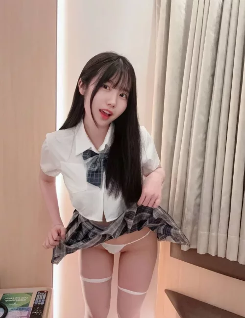 Mayu photo 3, asian, petite, black hair, 160 cm, 50 kg, Medium bust, Hong Kong